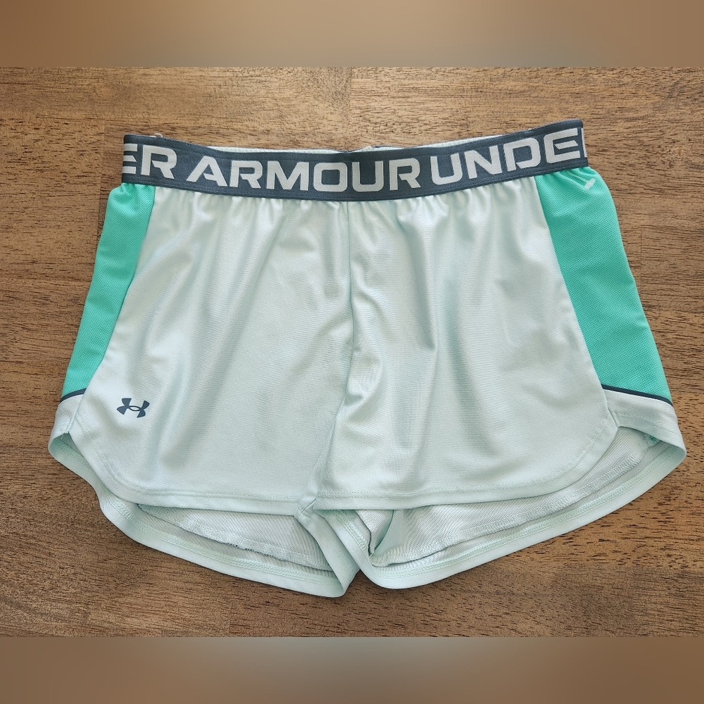 NWOT Women's Mint Green Under Armour Play Up Shorts 3" (E28)